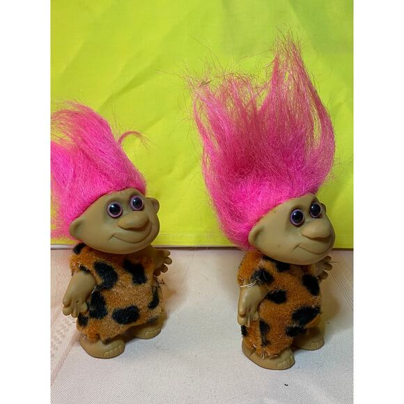 Set of Two VTG 1990's TNT TROLL Dolls CAVEMEN Purple & Pink Hair 4 in tall GUC - Picture 5 of 8